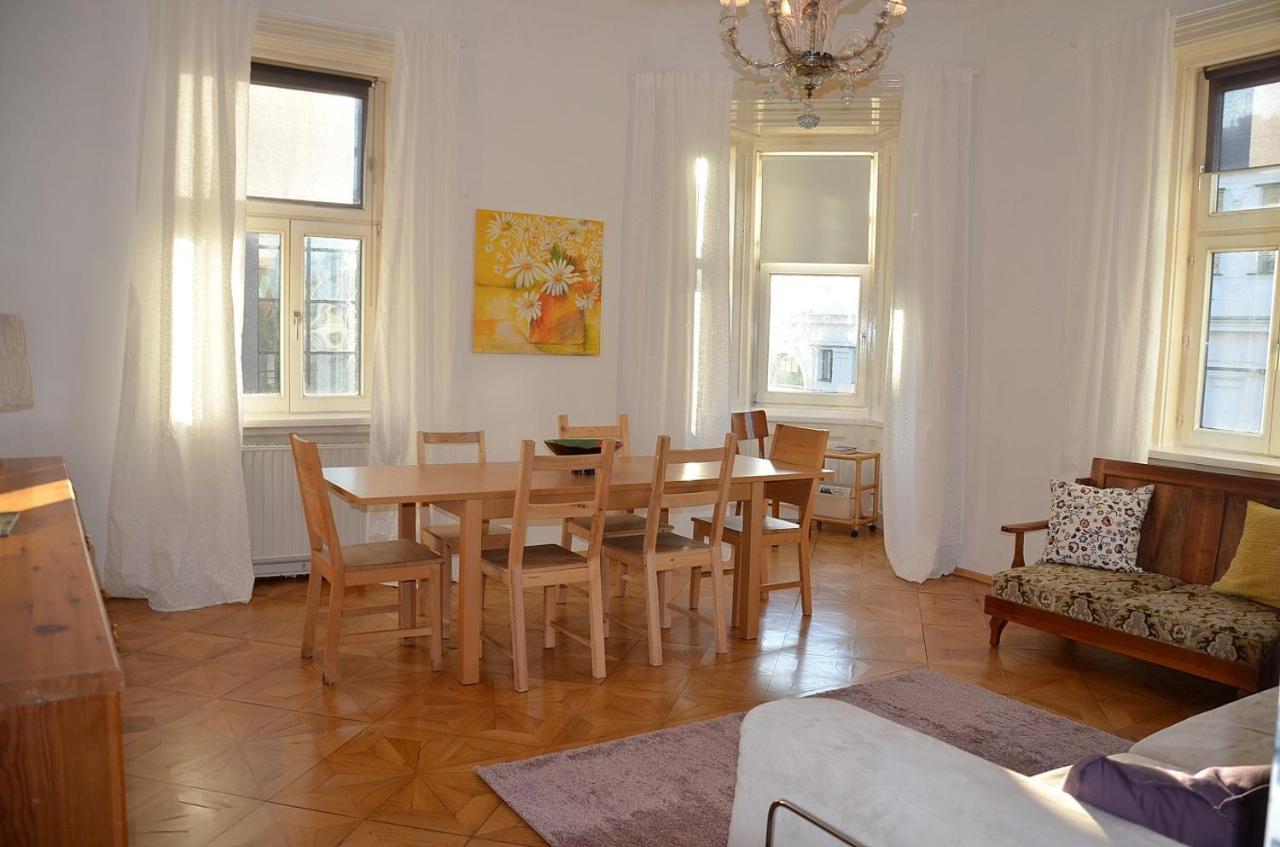 1090 * Wien